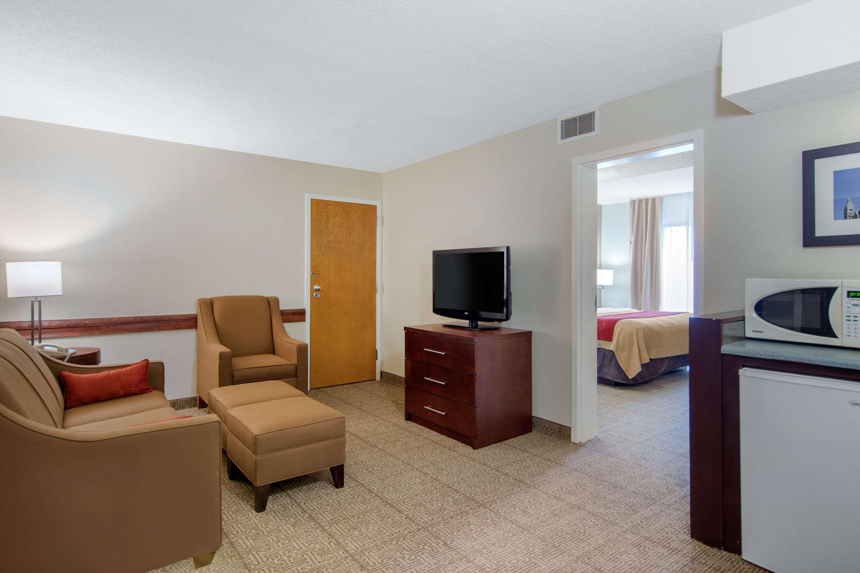 Comfort Inn Chester - Richmond South Buitenkant foto
