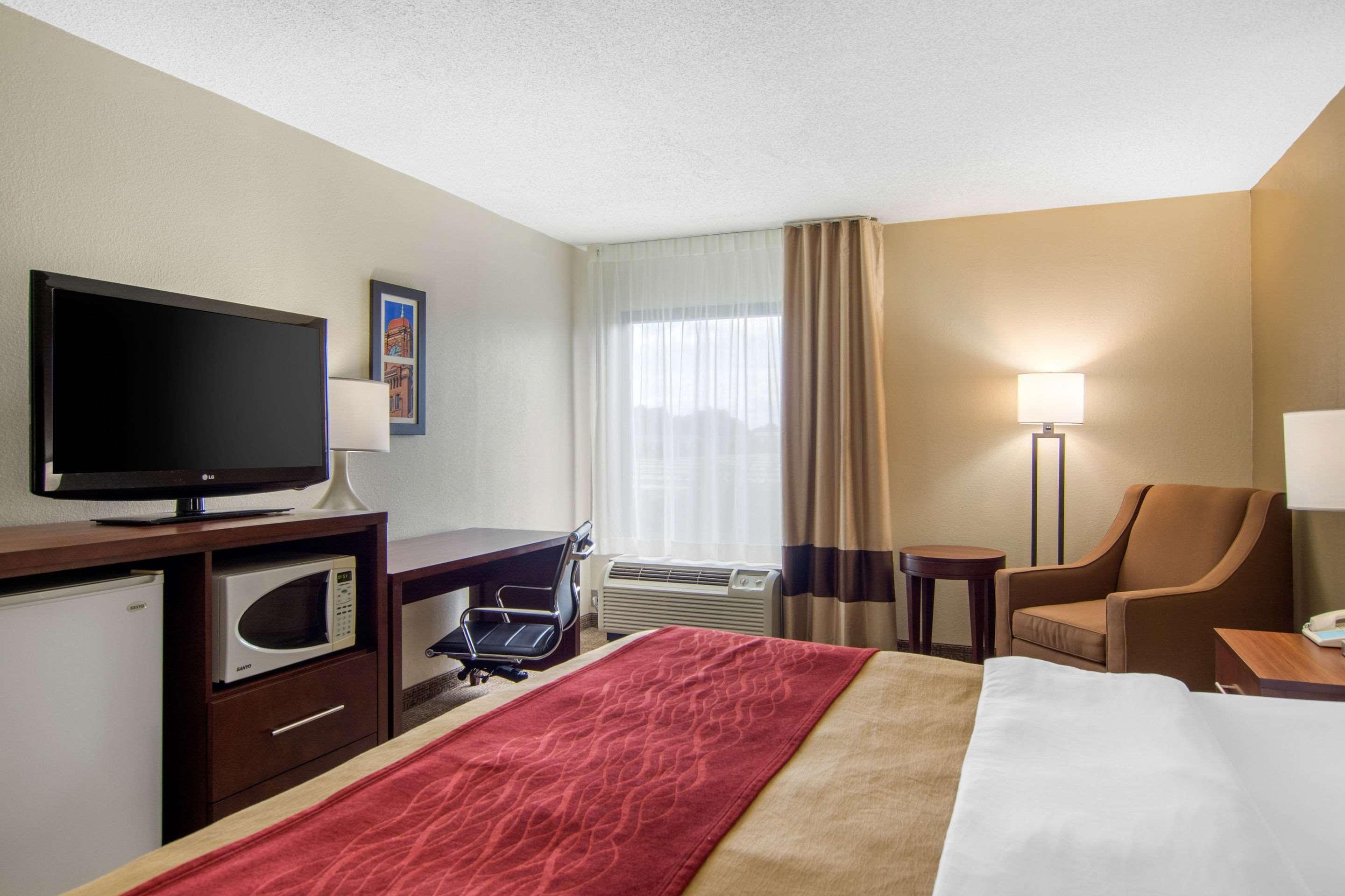 Comfort Inn Chester - Richmond South Buitenkant foto