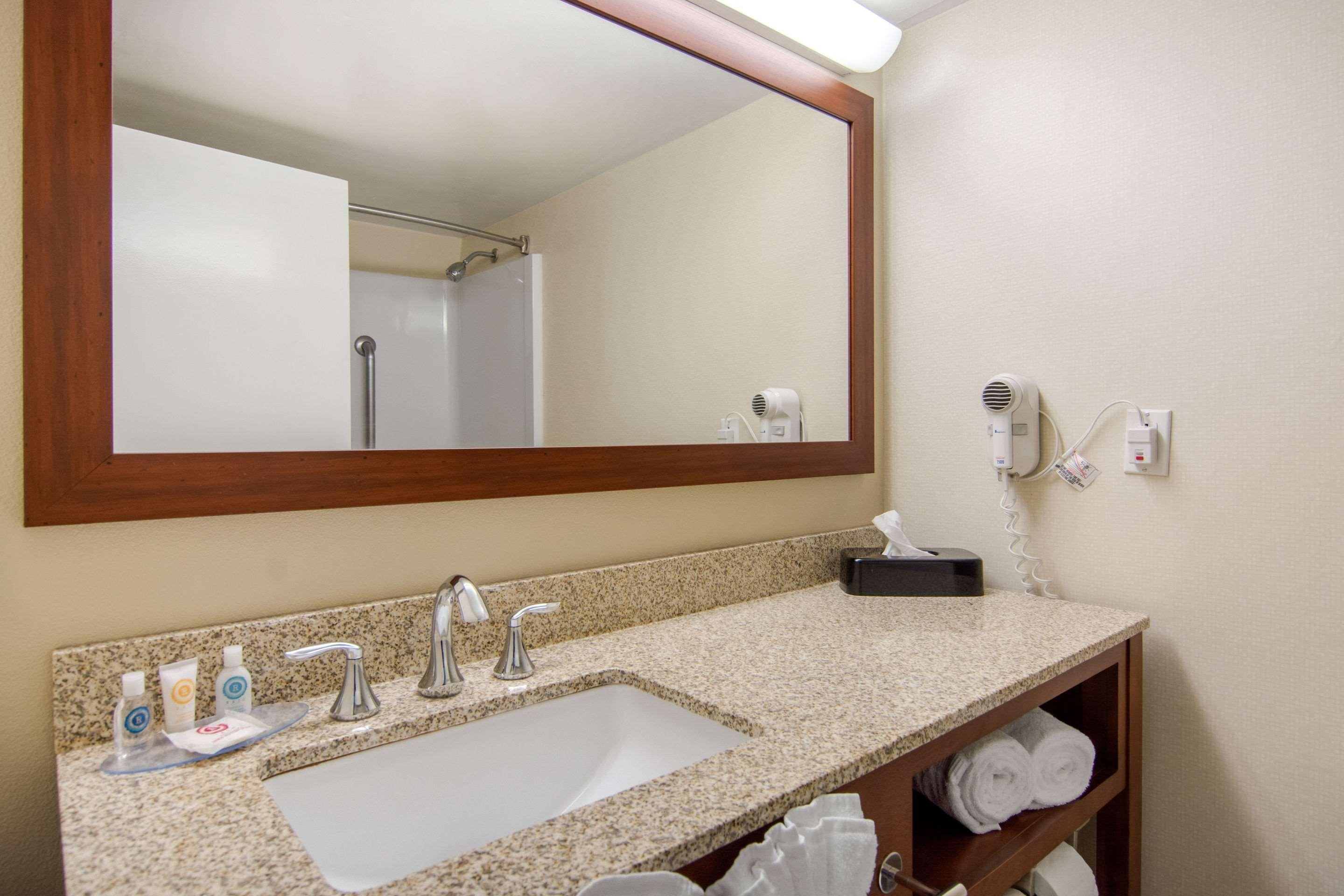 Comfort Inn Chester - Richmond South Buitenkant foto